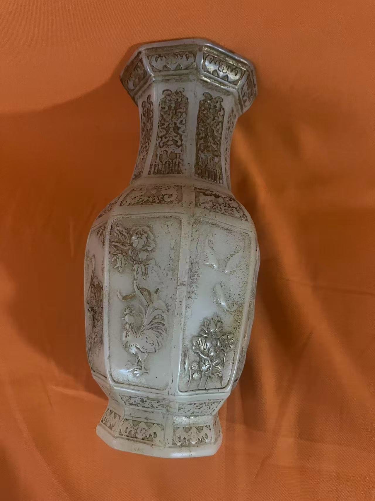 100110孙女士花瓶